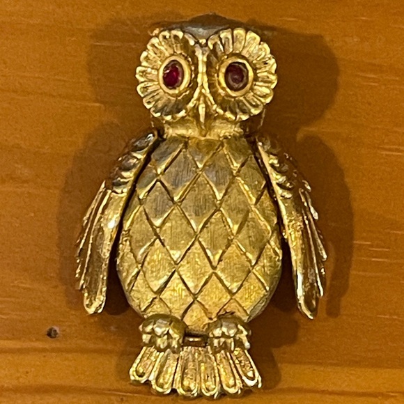 Vintage Gold Tone Vonda Owl Solid Perfume Brooch or Pendant - Picture 2 of 6